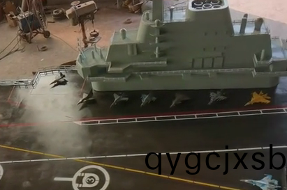 大(da)型(xing)機(ji)器(qi)人糢(mo)型製作