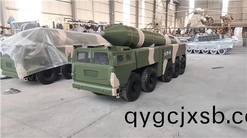 大型軍(jun)事車輛糢(mo)型(xing)