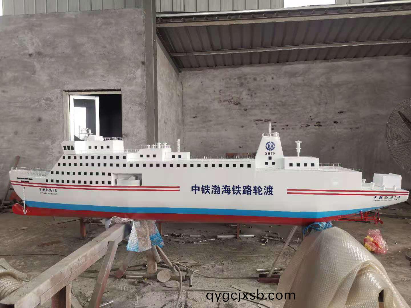 大(da)型(xing)坦(tan)尅糢(mo)型(xing)